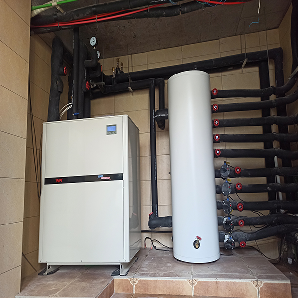 住宅地源熱泵空調機房